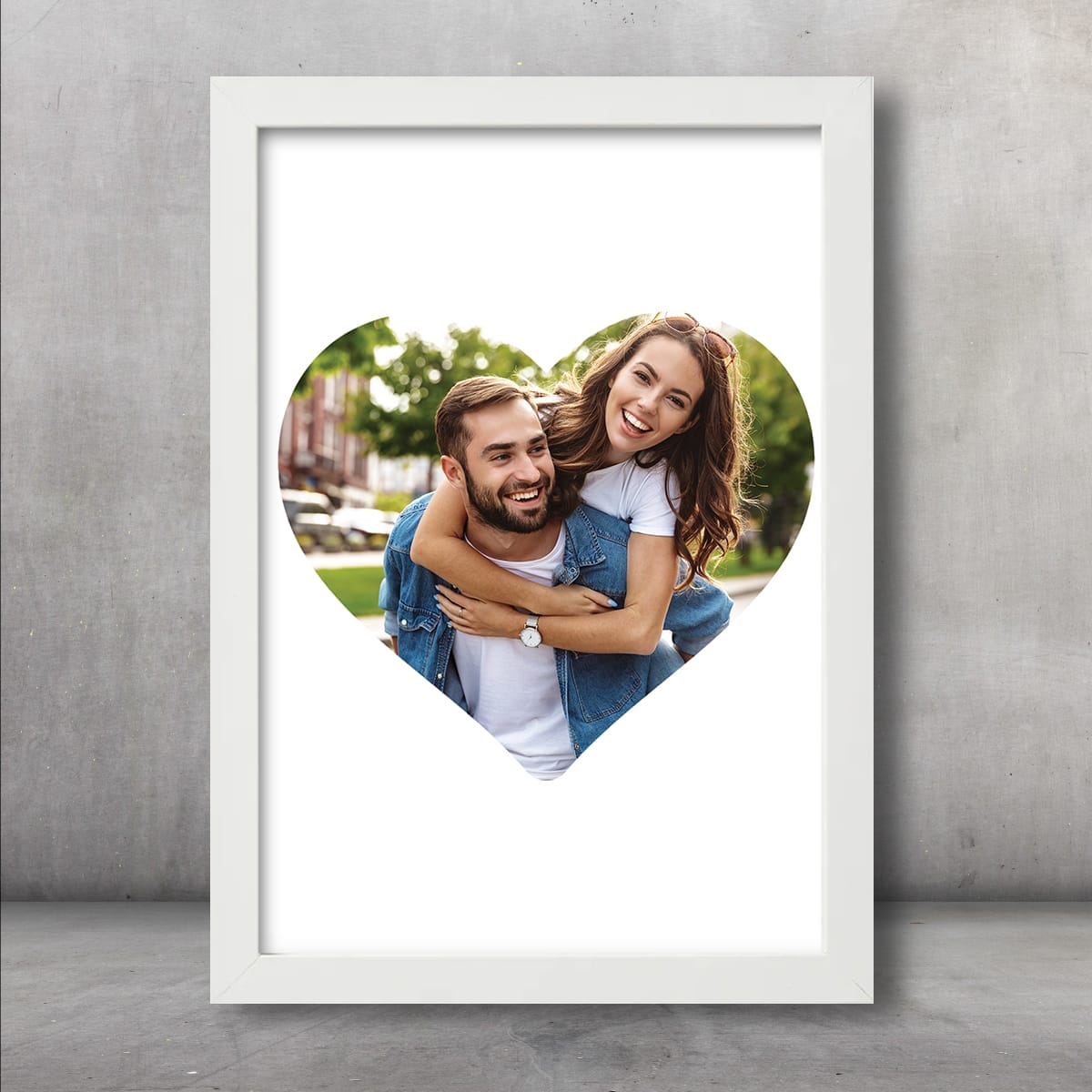 AMTPP-09 mockup Tablou personalizat cu poză în formă de inimă - AMTPP-09 - amintirimagice.ro