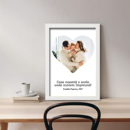 Tablou personalizat familie în formă de inimă - birou - amintirimagice.ro